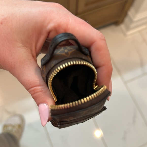 Mini LV wrist backpack purse - Picture 7 of 10